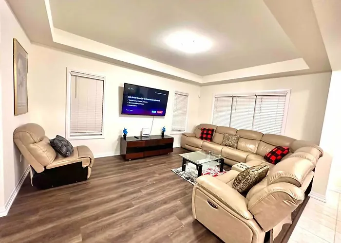 Entire Home In Niagara Falls, Canada