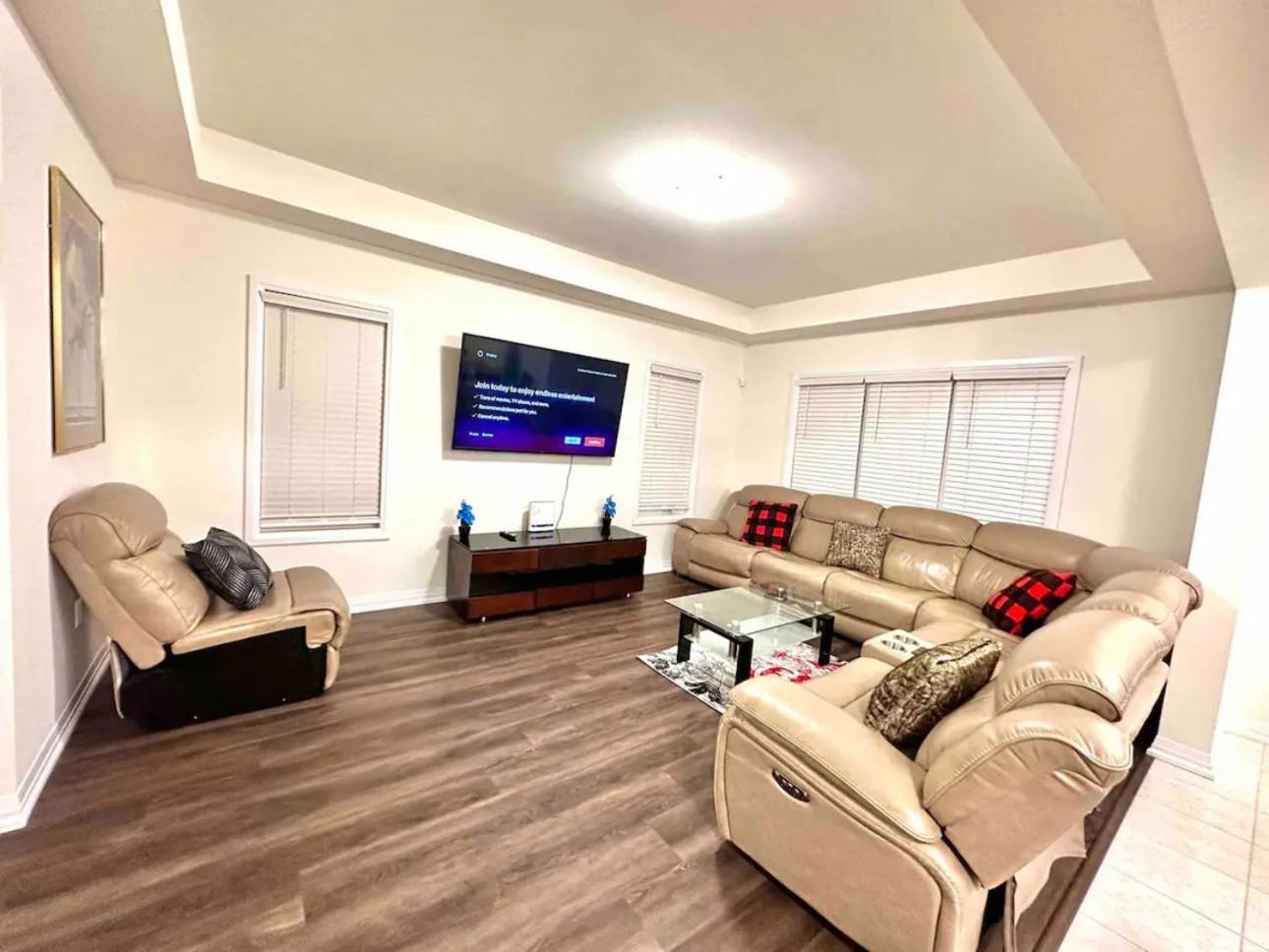 Entire In Falls, Canada Holiday home *